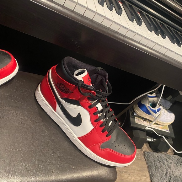Jordan 1 chicago new worn 1 or twice - Picture 4 of 5
